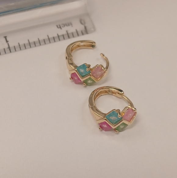 New Gold Plated Galaxy Multicolor Gemstone Geometric Earrings Snap Back Huggy - Picture 6 of 7